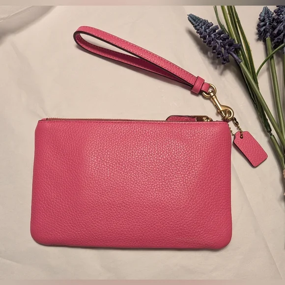 Coach Pebbled Leather Wristlet  in PETUNIA Pink - EUC - Picture 2 of 6